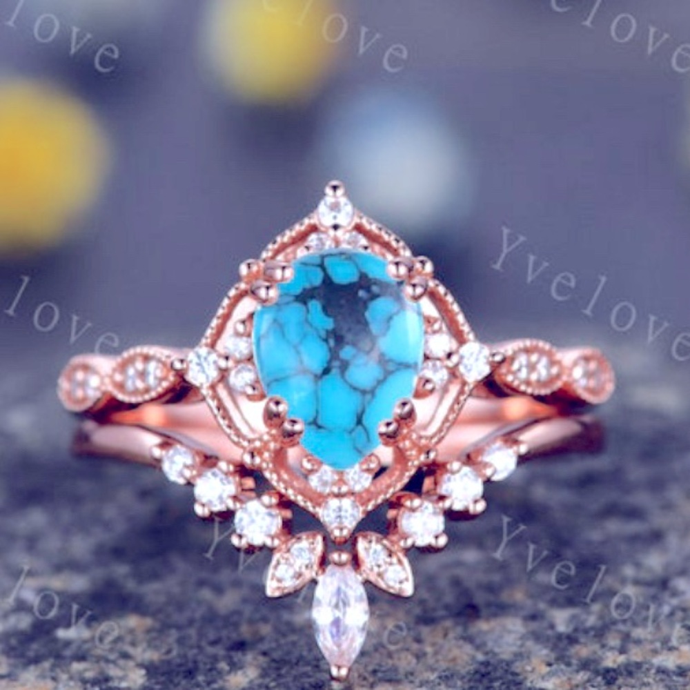 Gold double band turquoise and zirconia diamond set.
